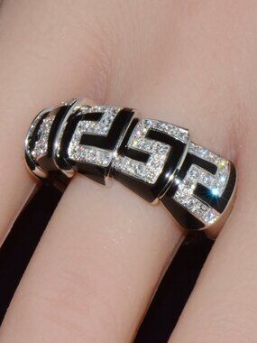 Vintage Roberto Coin Cobra 0.40CT Diamond Articulating Ring in Solid 18K Gold